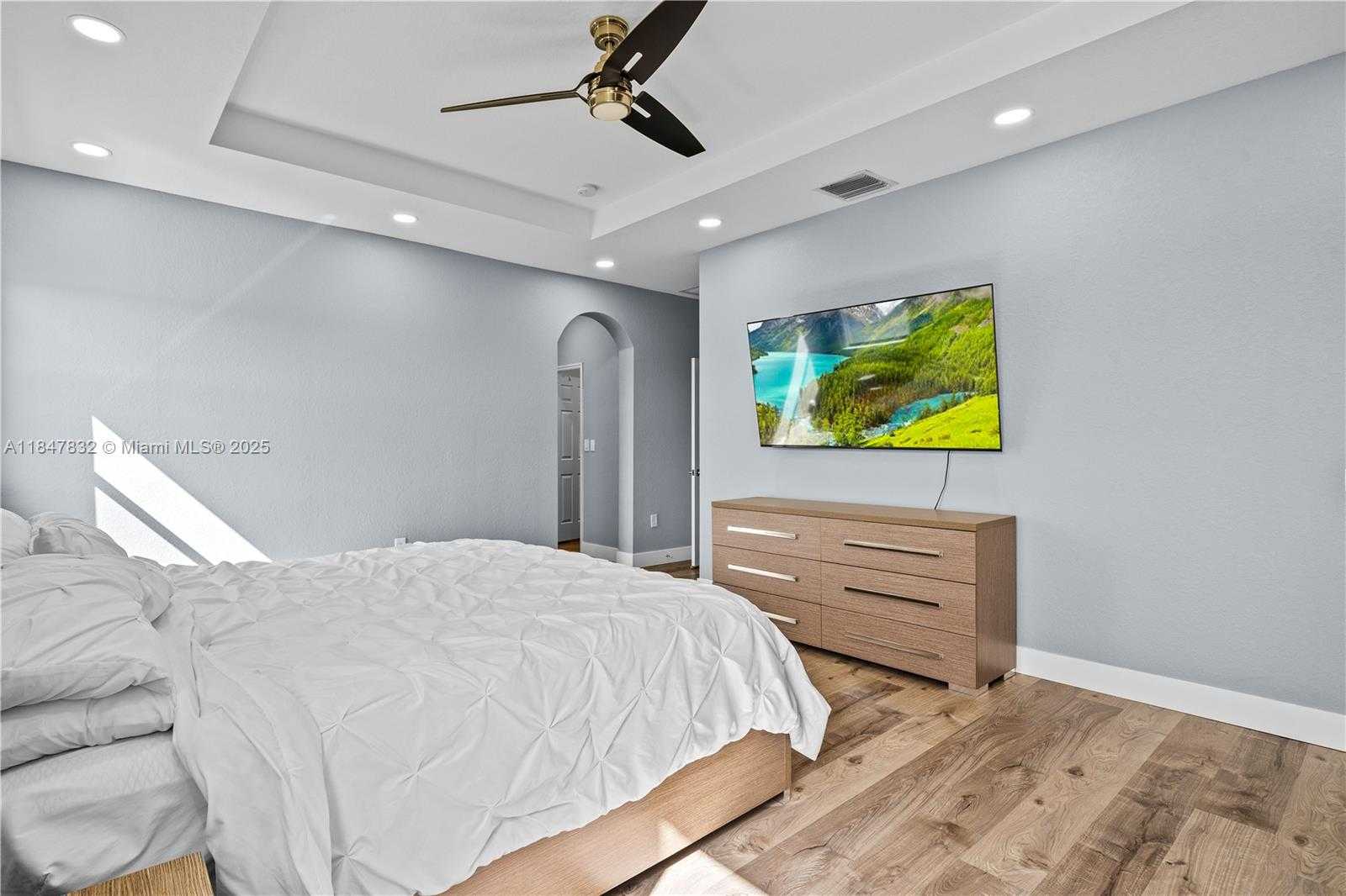 Small Image of 8776 WEST 33RD AVE, Hialeah Number 27