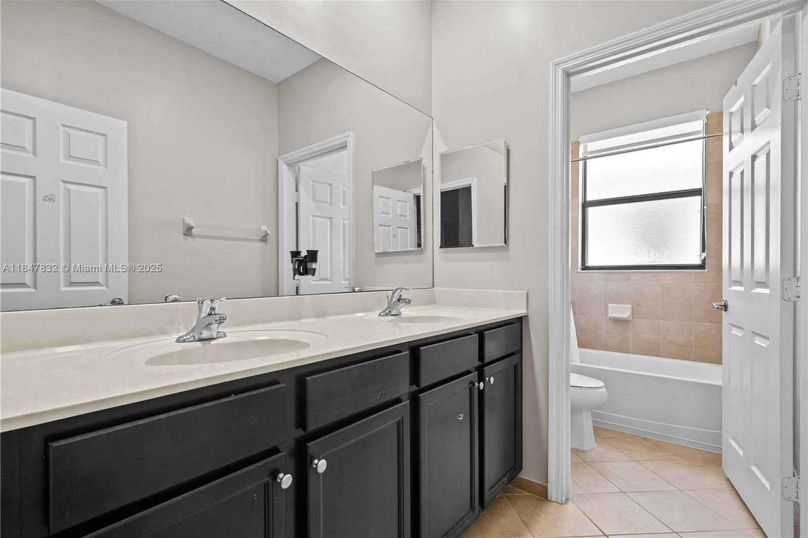 Small Image of 8776 WEST 33RD AVE, Hialeah Number 36