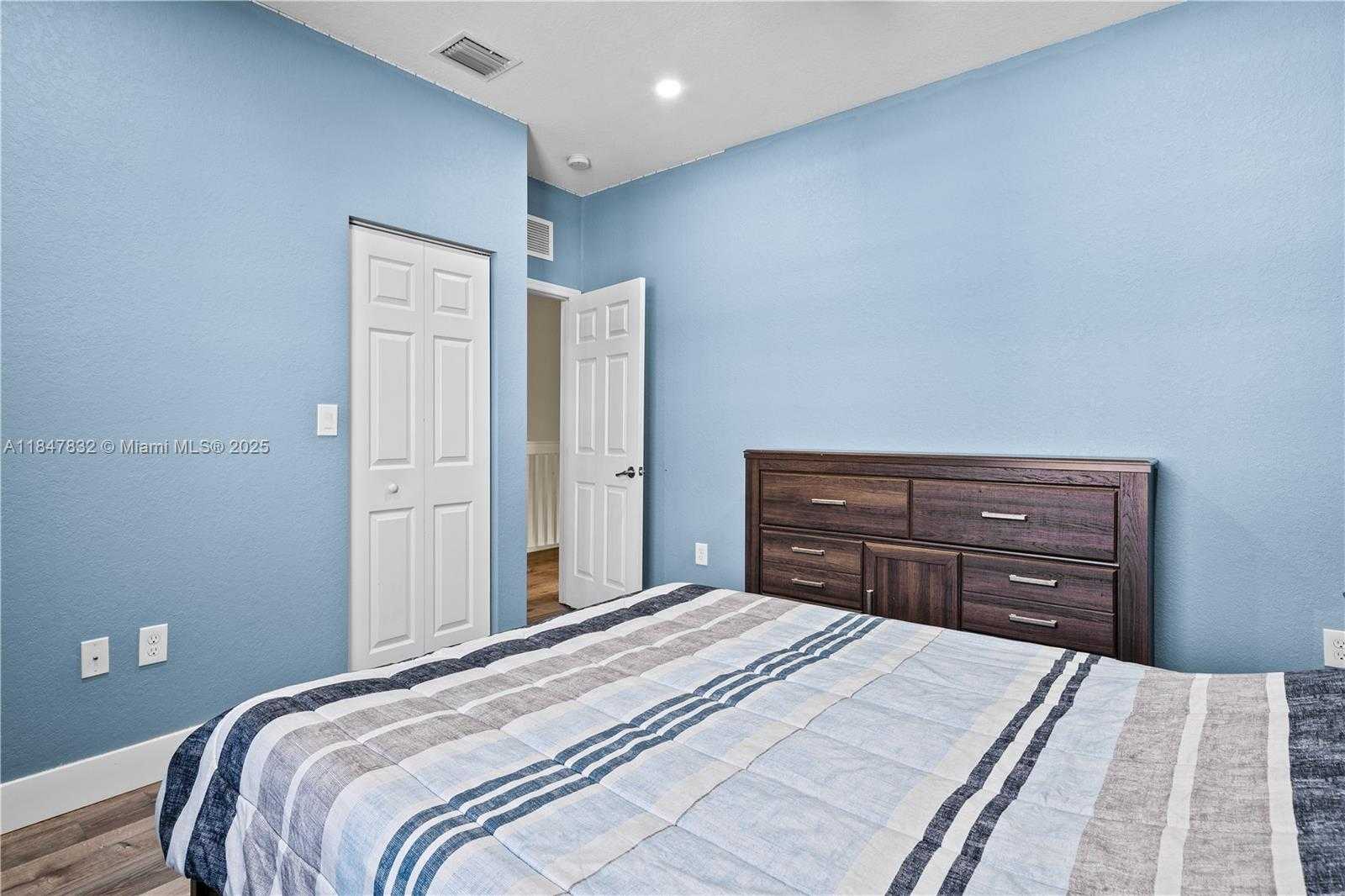 Small Image of 8776 WEST 33RD AVE, Hialeah Number 41