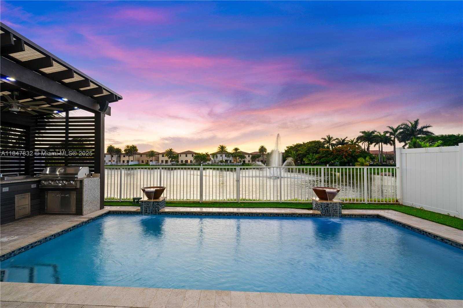 Small Image of 8776 WEST 33RD AVE, Hialeah Number 48