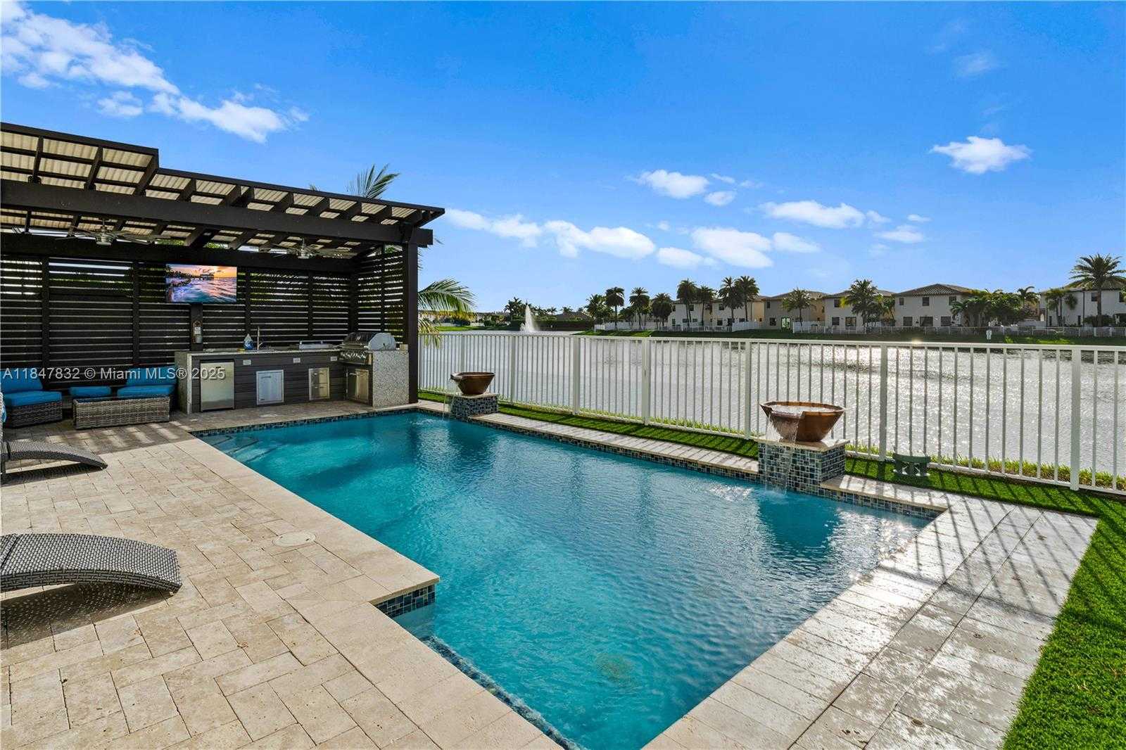 Small Image of 8776 WEST 33RD AVE, Hialeah Number 49