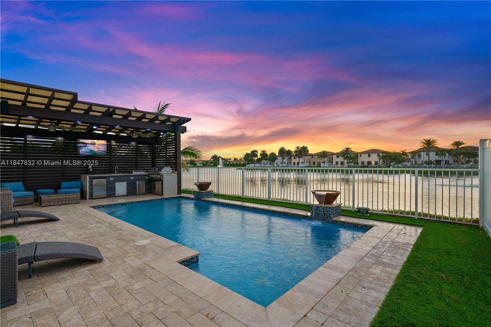 Small Image of 8776 WEST 33RD AVE, Hialeah Number 50