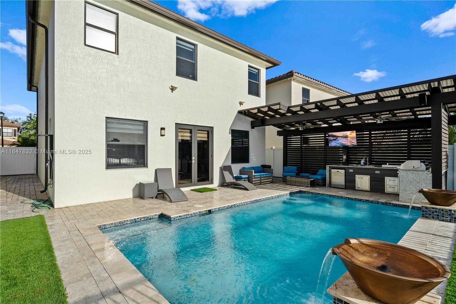 Small Image of 8776 WEST 33RD AVE, Hialeah Number 51