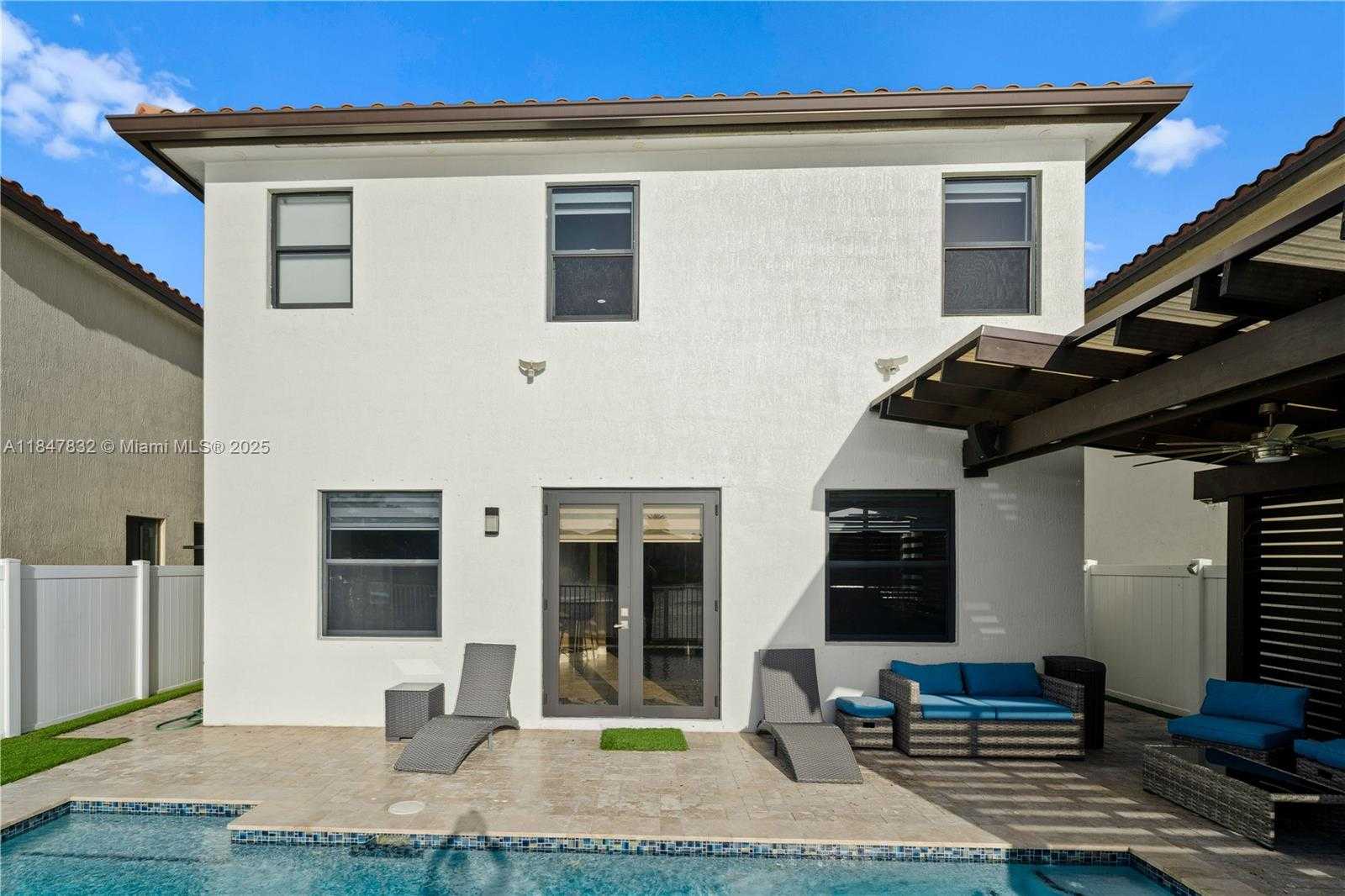 Small Image of 8776 WEST 33RD AVE, Hialeah Number 54