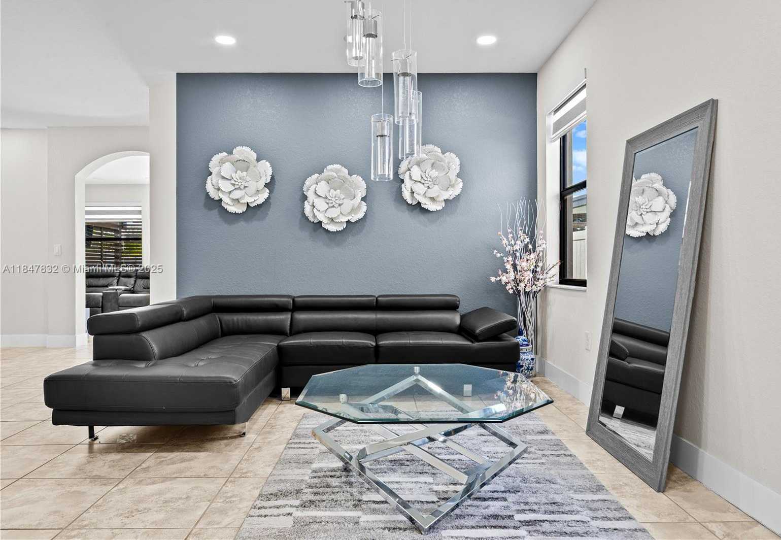 Small Image of 8776 WEST 33RD AVE, Hialeah Number 6