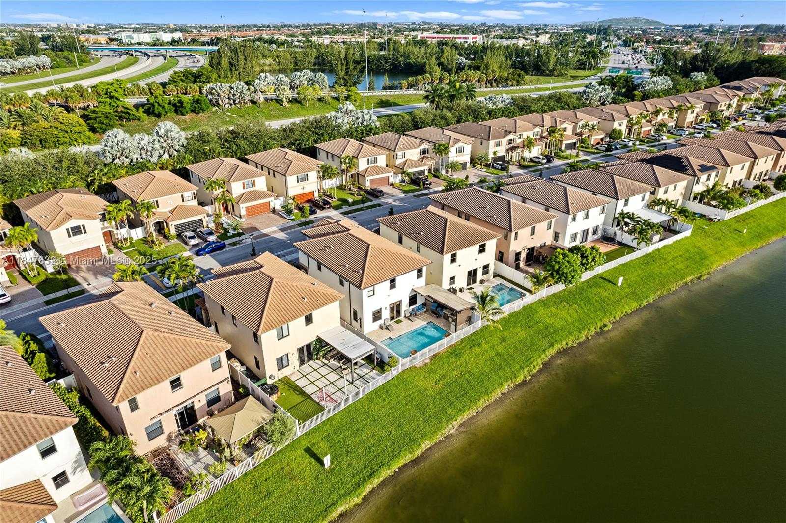 Small Image of 8776 WEST 33RD AVE, Hialeah Number 62