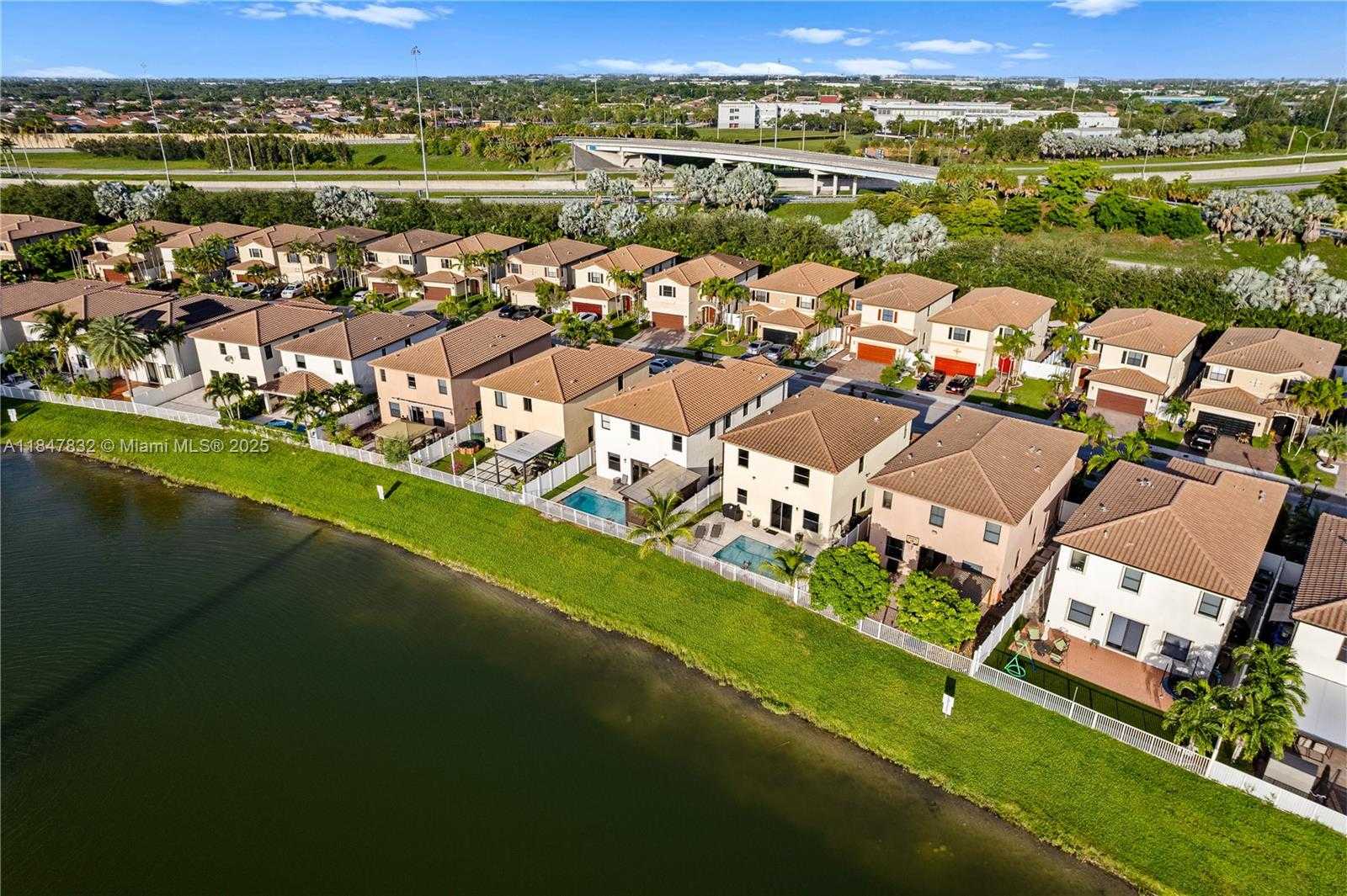 Small Image of 8776 WEST 33RD AVE, Hialeah Number 64