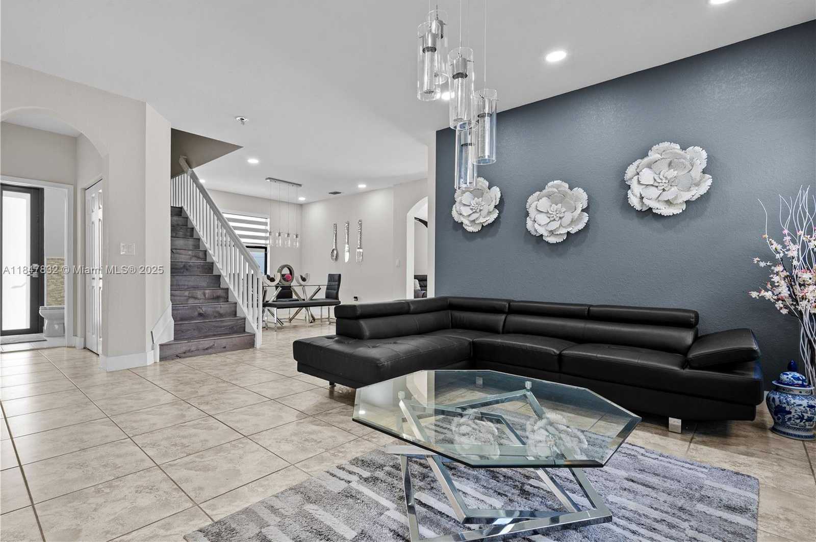 Small Image of 8776 WEST 33RD AVE, Hialeah Number 7