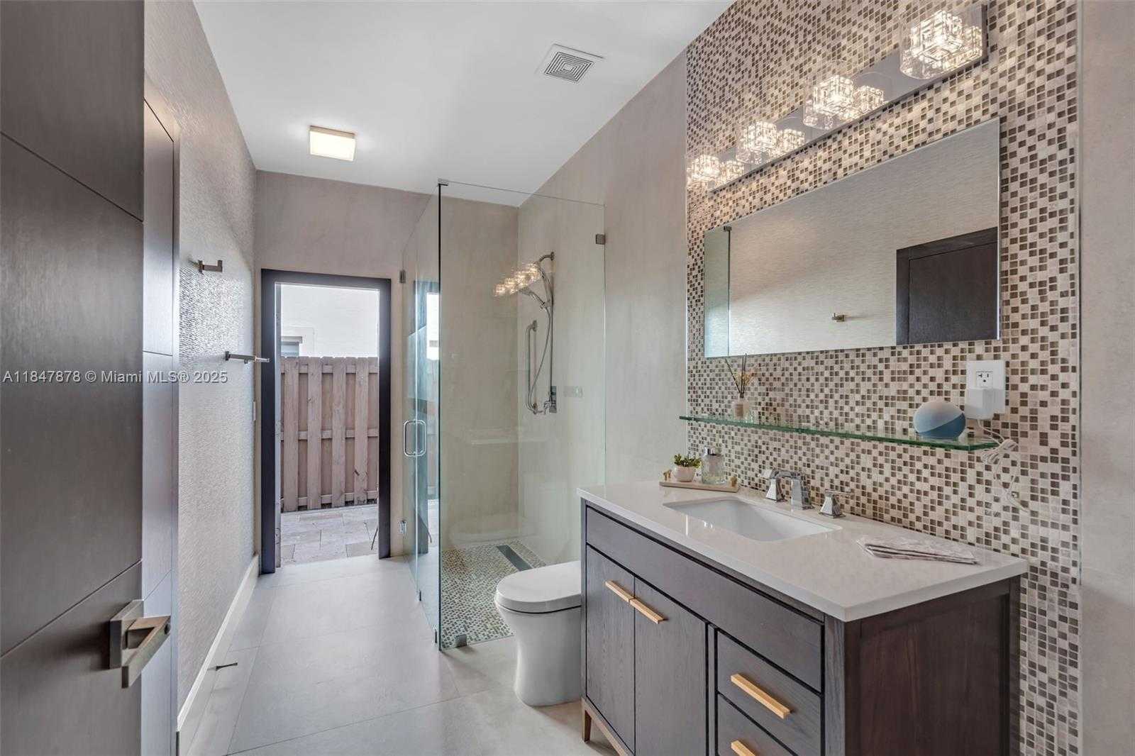 Small Image of 11335 NORTH WEST 66TH ST, Doral Number 17