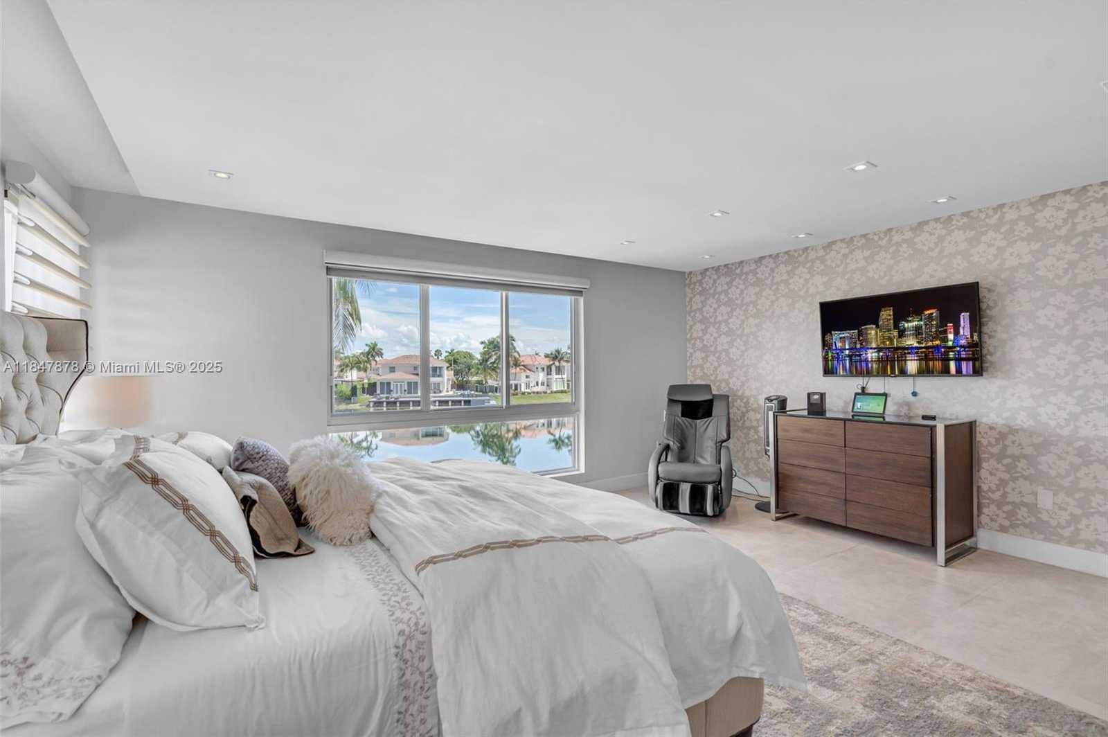 Small Image of 11335 NORTH WEST 66TH ST, Doral Number 23