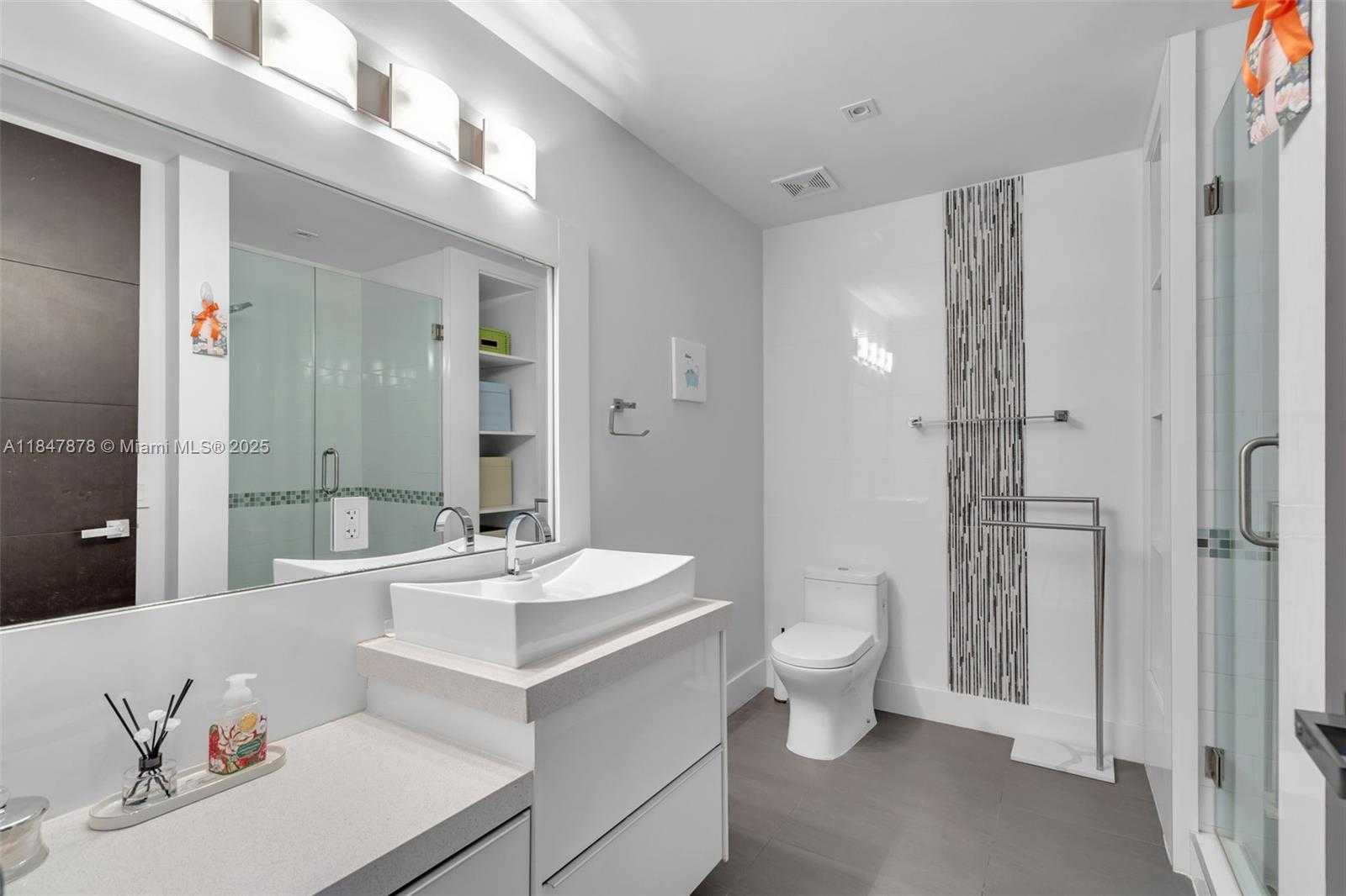 Small Image of 11335 NORTH WEST 66TH ST, Doral Number 33