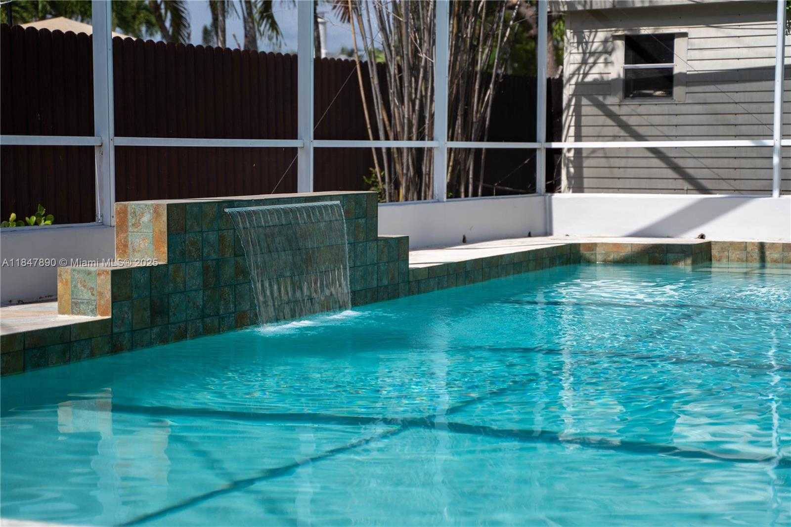 Small Image of 10120 NICARAGUA DR, Cutler Bay Number 17
