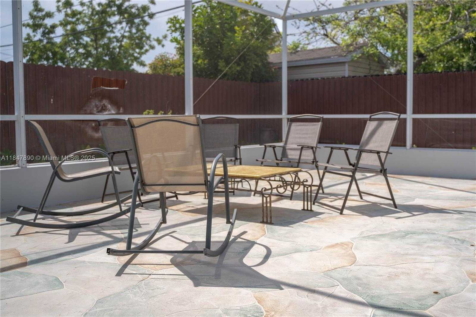 Small Image of 10120 NICARAGUA DR, Cutler Bay Number 18