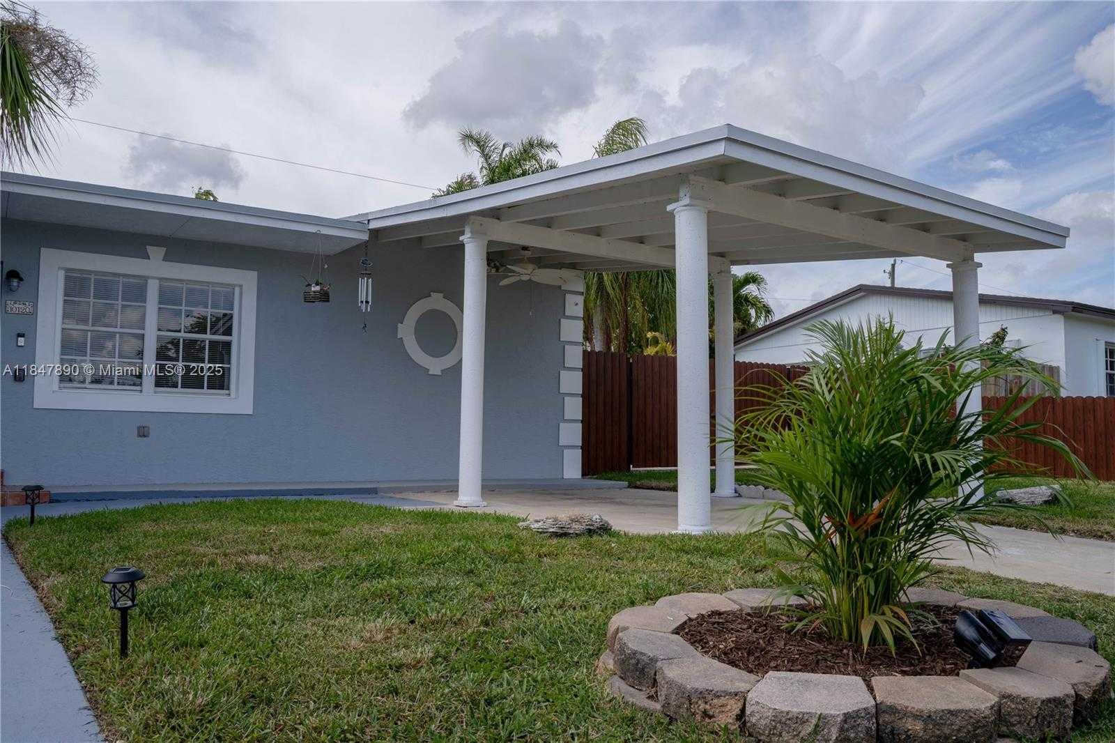 Small Image of 10120 NICARAGUA DR, Cutler Bay Number 2
