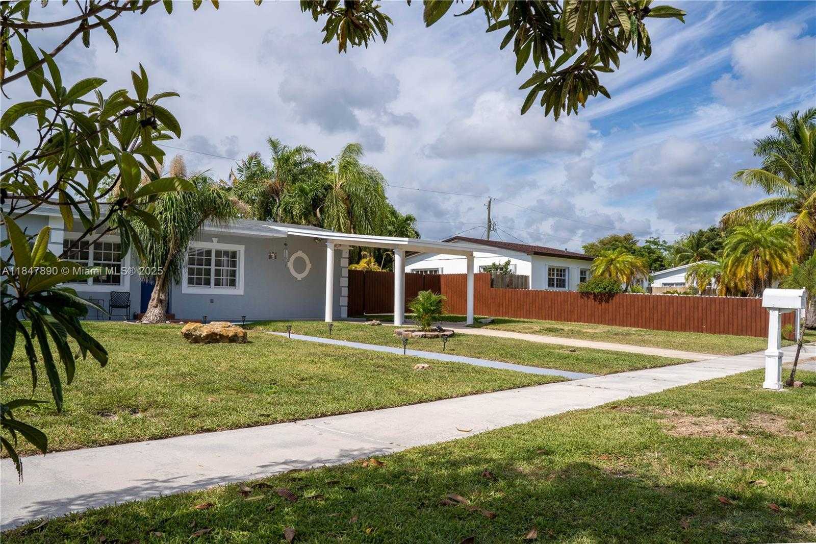 Small Image of 10120 NICARAGUA DR, Cutler Bay Number 3