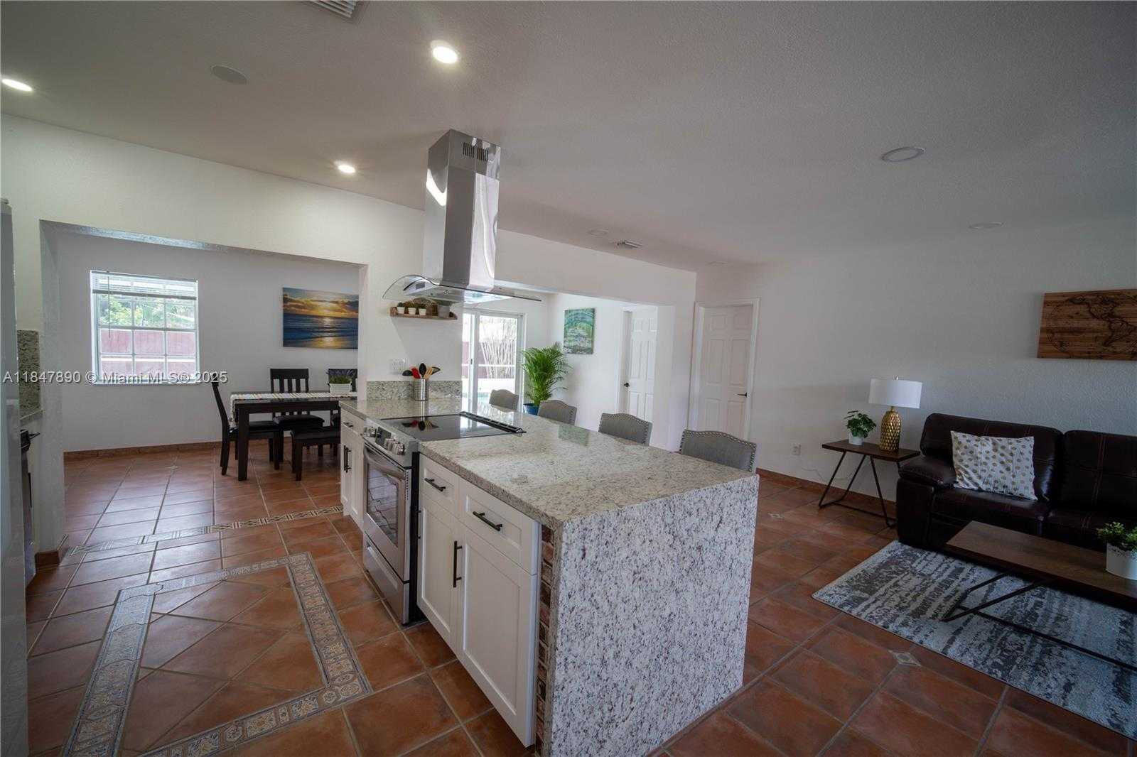 Small Image of 10120 NICARAGUA DR, Cutler Bay Number 43