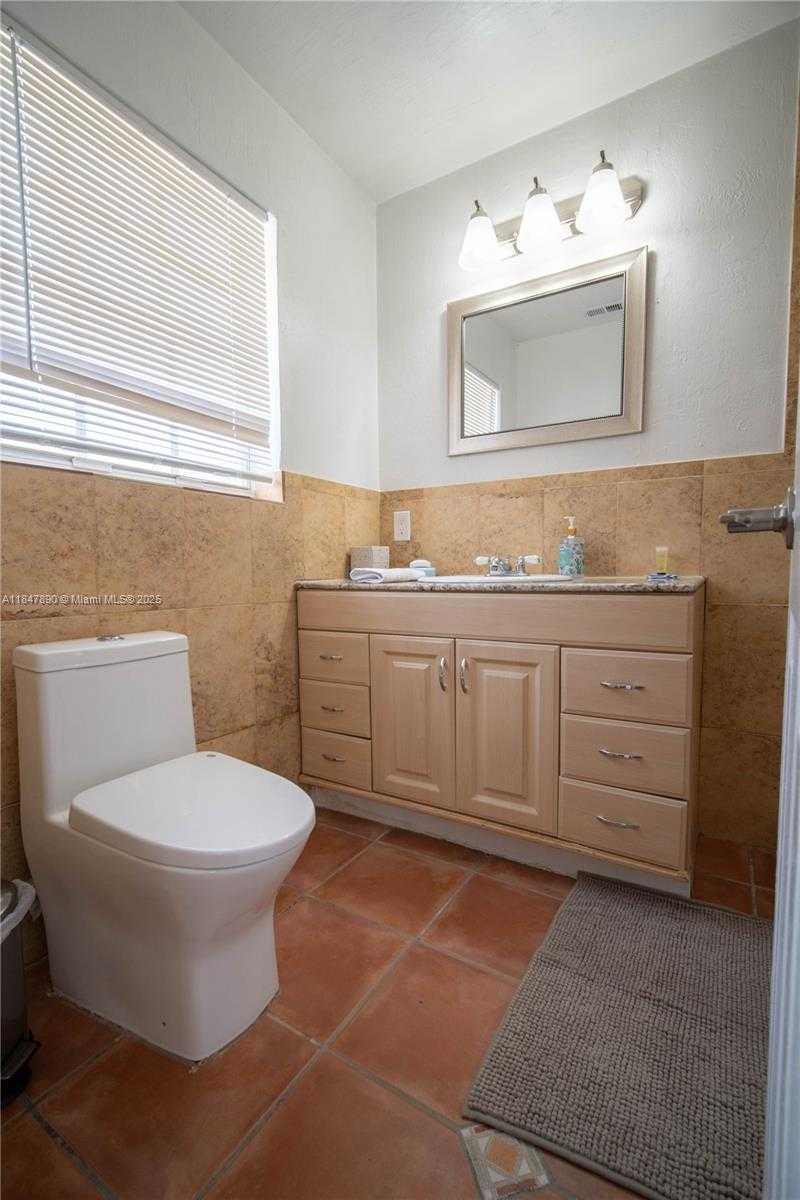 Small Image of 10120 NICARAGUA DR, Cutler Bay Number 56