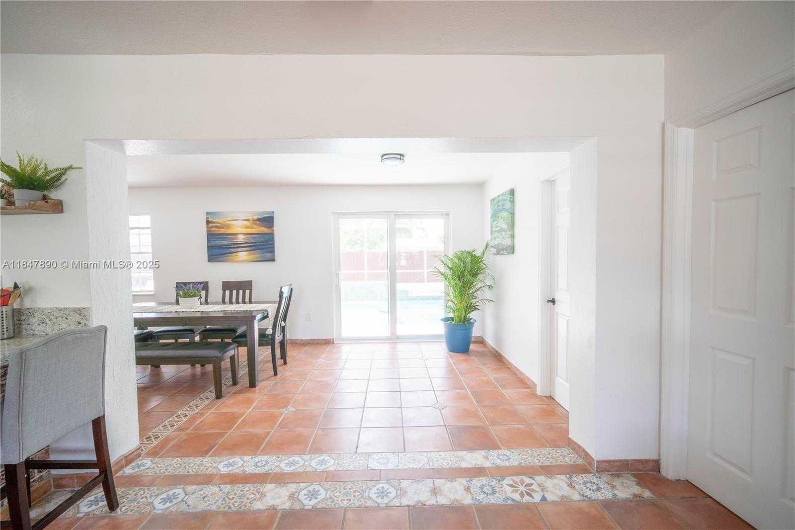 Small Image of 10120 NICARAGUA DR, Cutler Bay Number 8