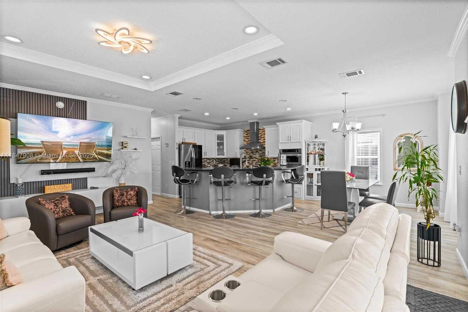Small Image of 8611 SOUTH WEST 20TH ST, Davie Number 10
