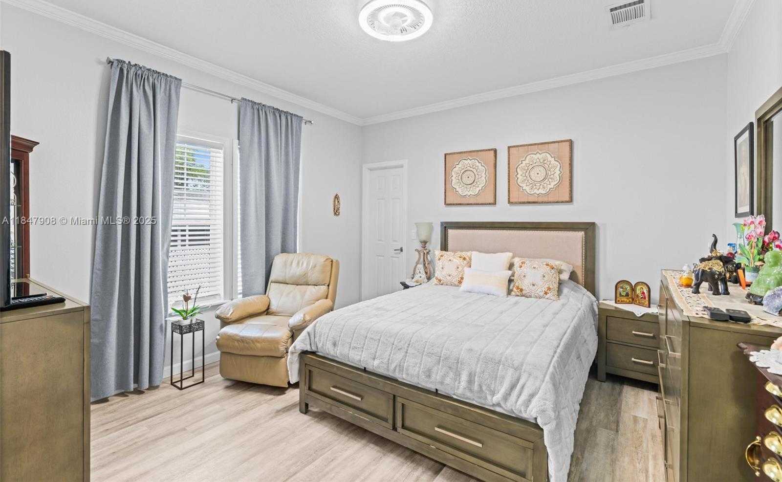 Small Image of 8611 SOUTH WEST 20TH ST, Davie Number 18