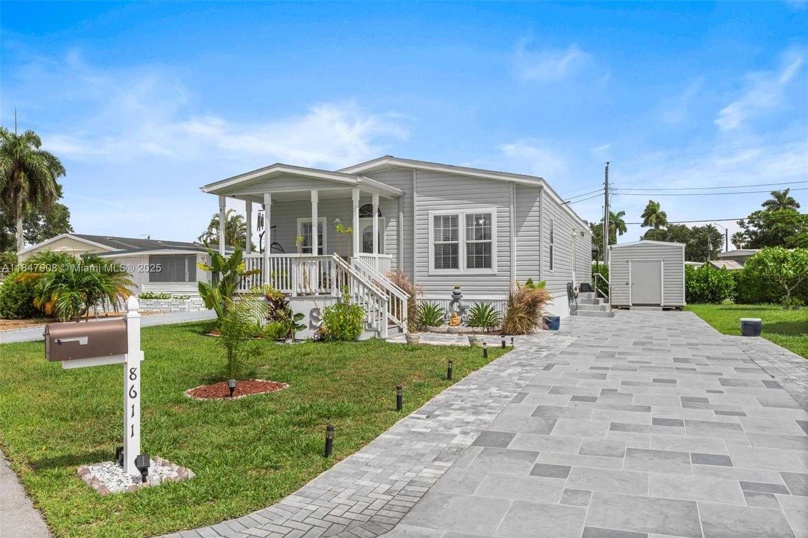 Small Image of 8611 SOUTH WEST 20TH ST, Davie Number 2