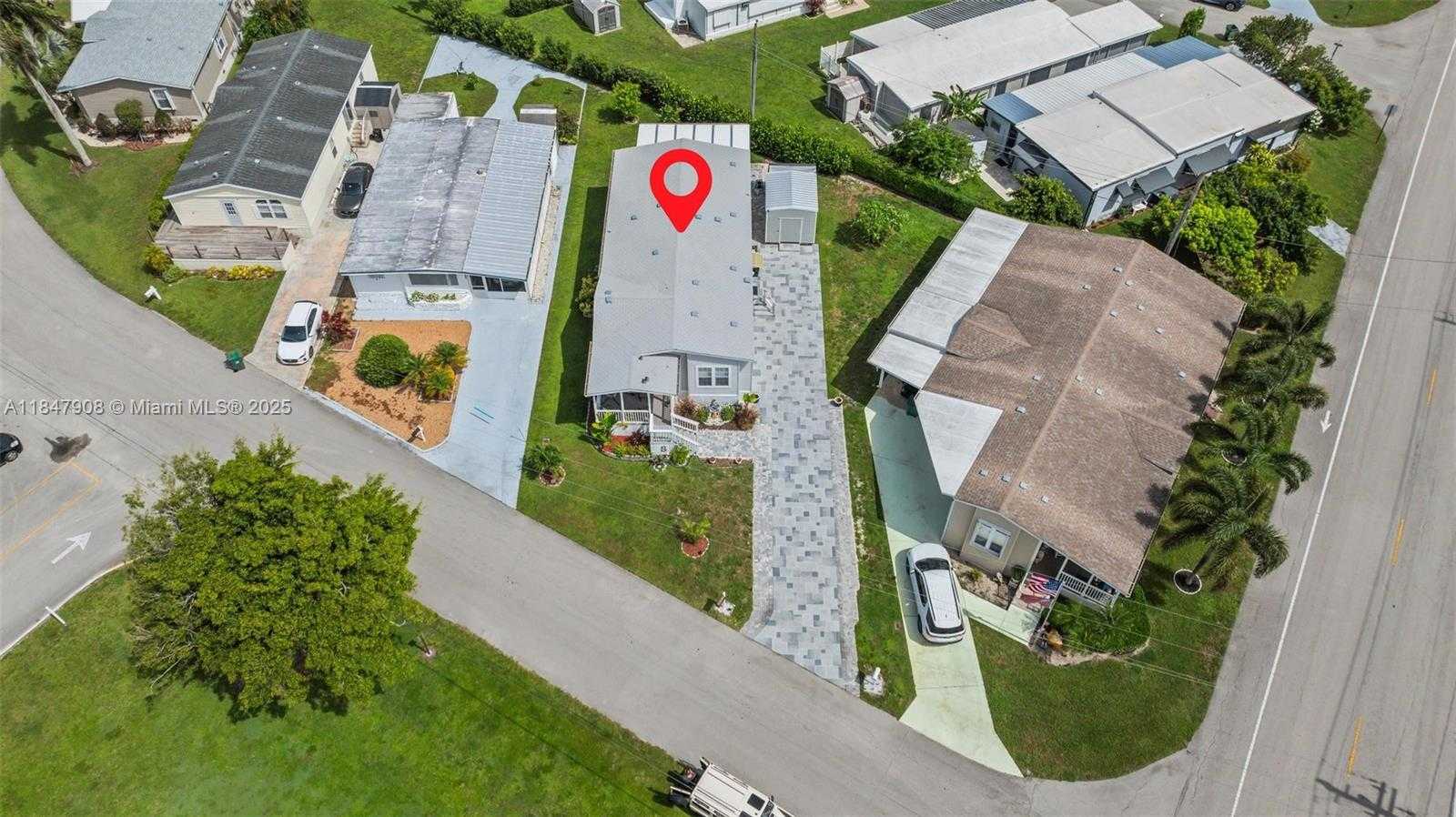 Small Image of 8611 SOUTH WEST 20TH ST, Davie Number 31