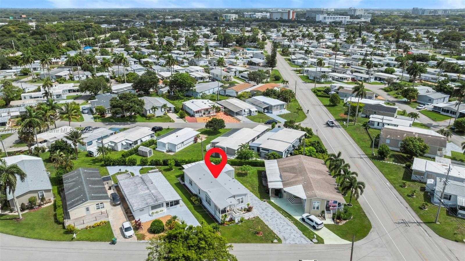 Small Image of 8611 SOUTH WEST 20TH ST, Davie Number 32