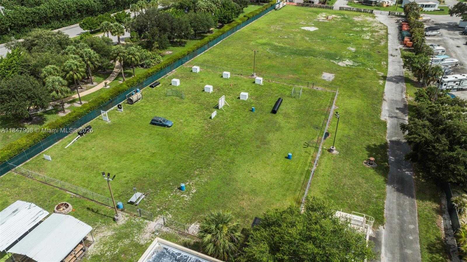 Small Image of 8611 SOUTH WEST 20TH ST, Davie Number 34