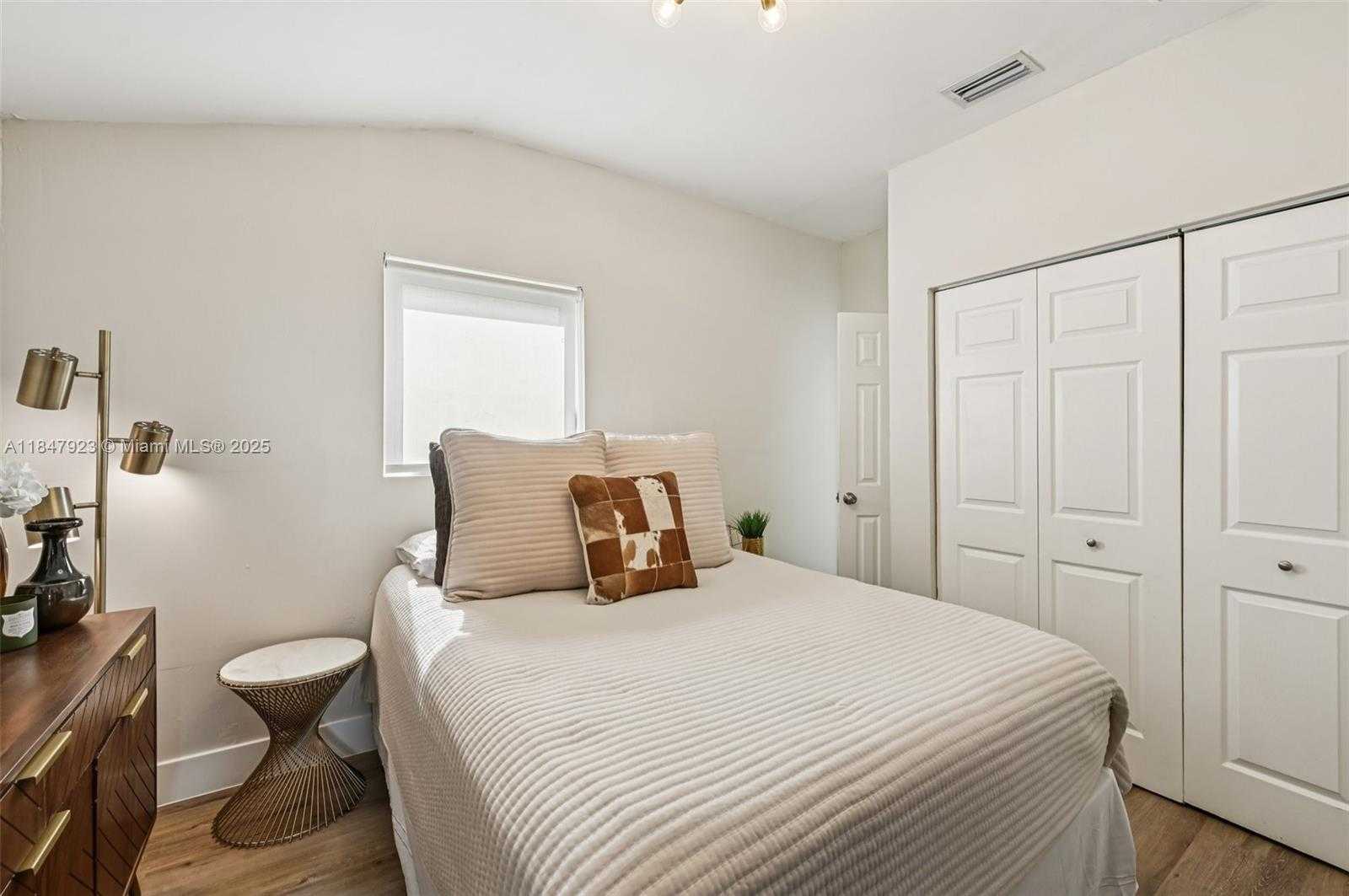 Small Image of 1361 NORTH WEST 55TH ST, Miami Number 15