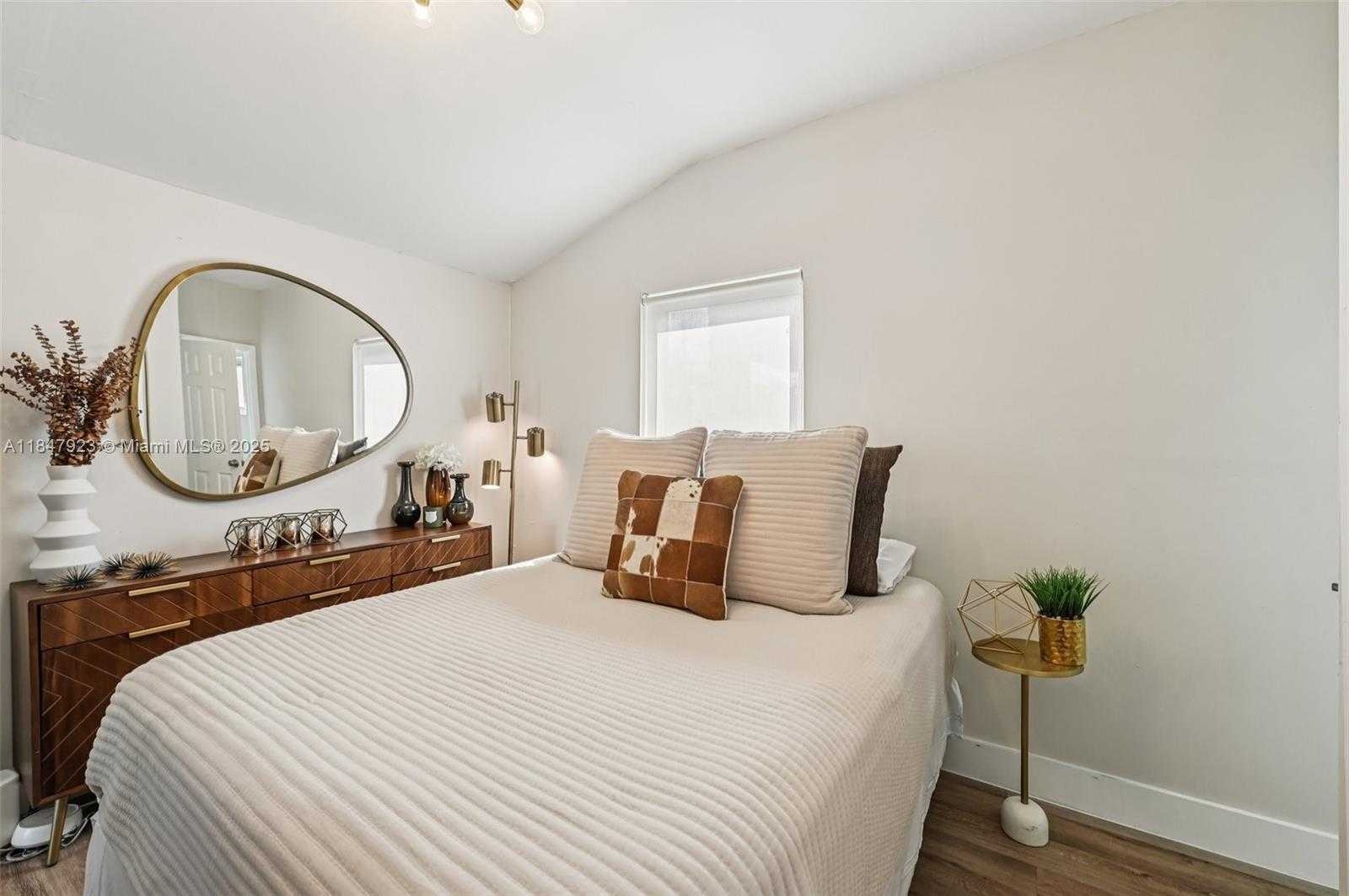 Small Image of 1361 NORTH WEST 55TH ST, Miami Number 16