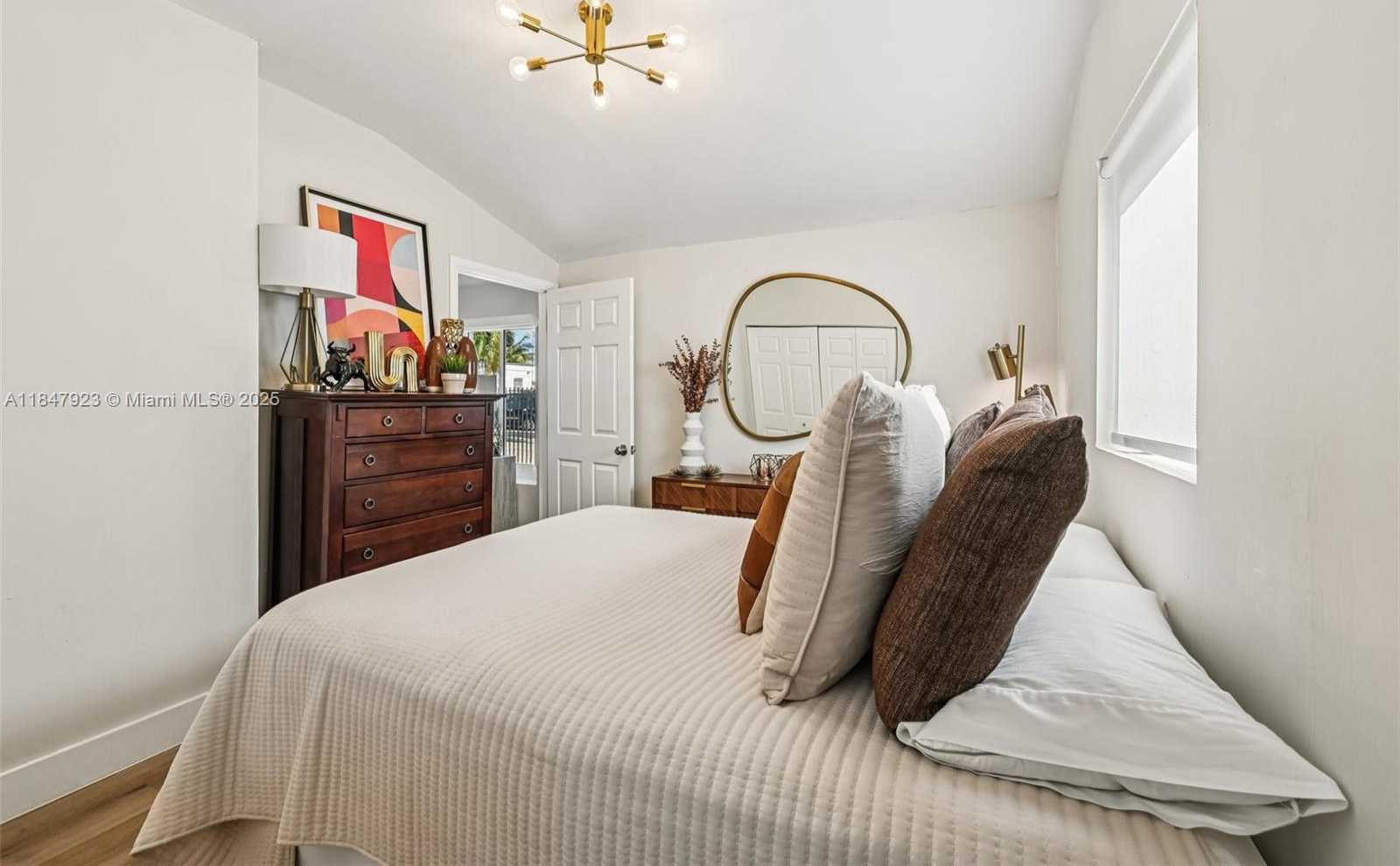 Small Image of 1361 NORTH WEST 55TH ST, Miami Number 17
