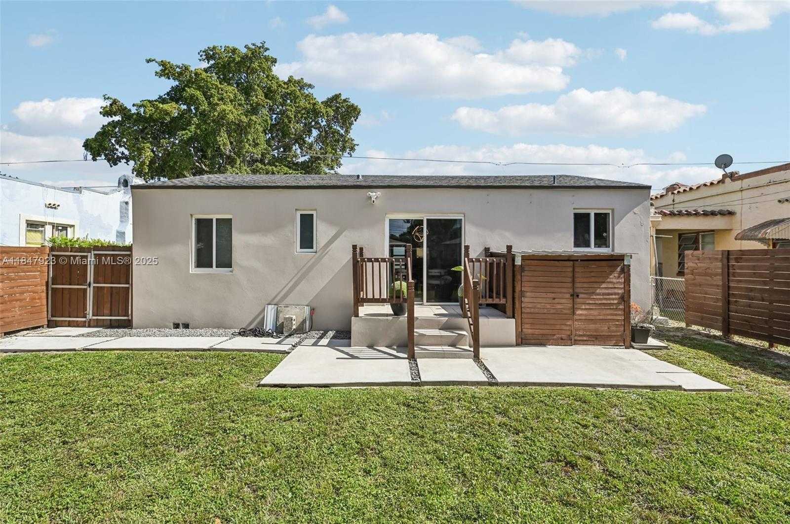 Small Image of 1361 NORTH WEST 55TH ST, Miami Number 25