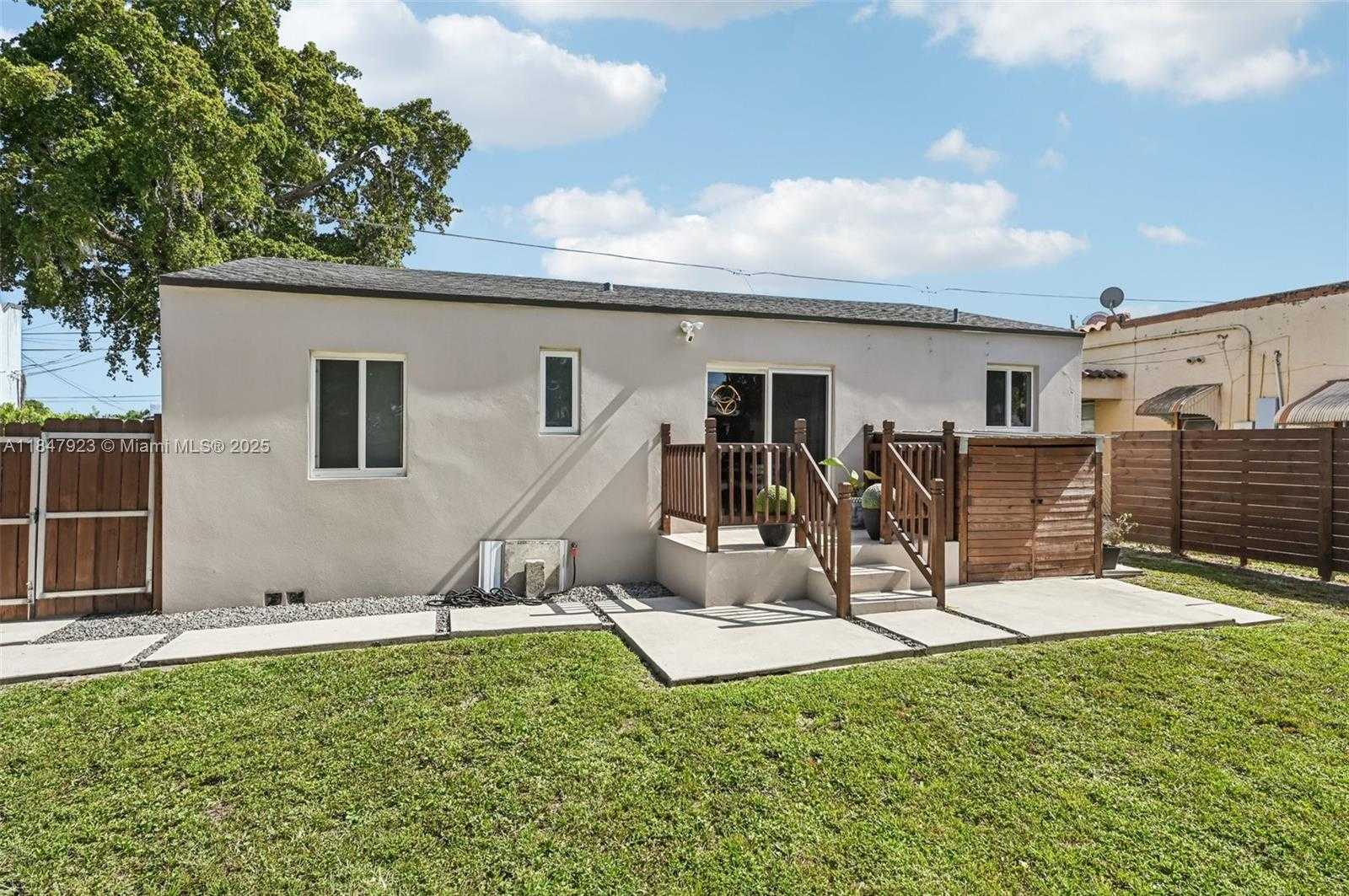 Small Image of 1361 NORTH WEST 55TH ST, Miami Number 26