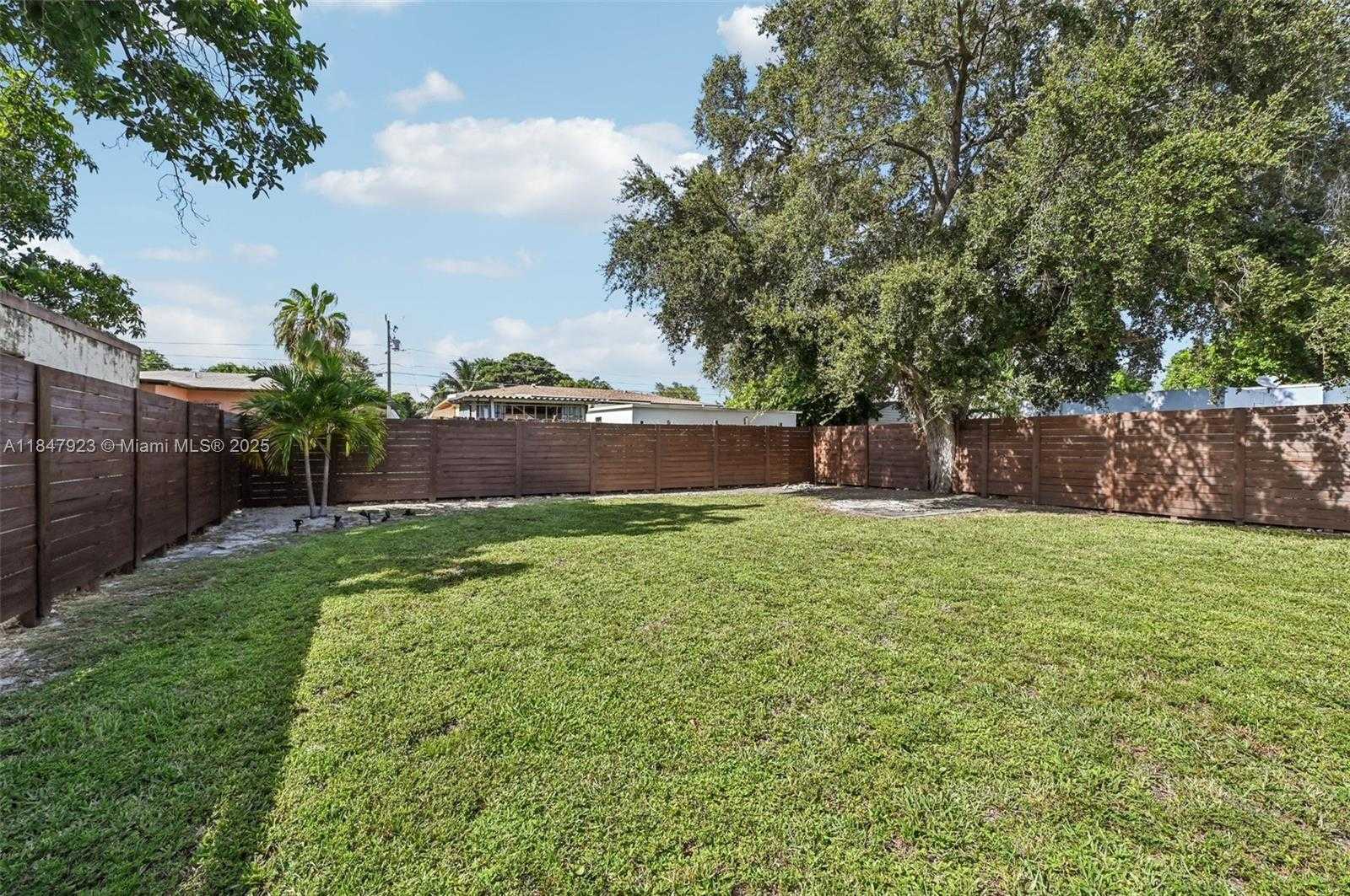 Small Image of 1361 NORTH WEST 55TH ST, Miami Number 28