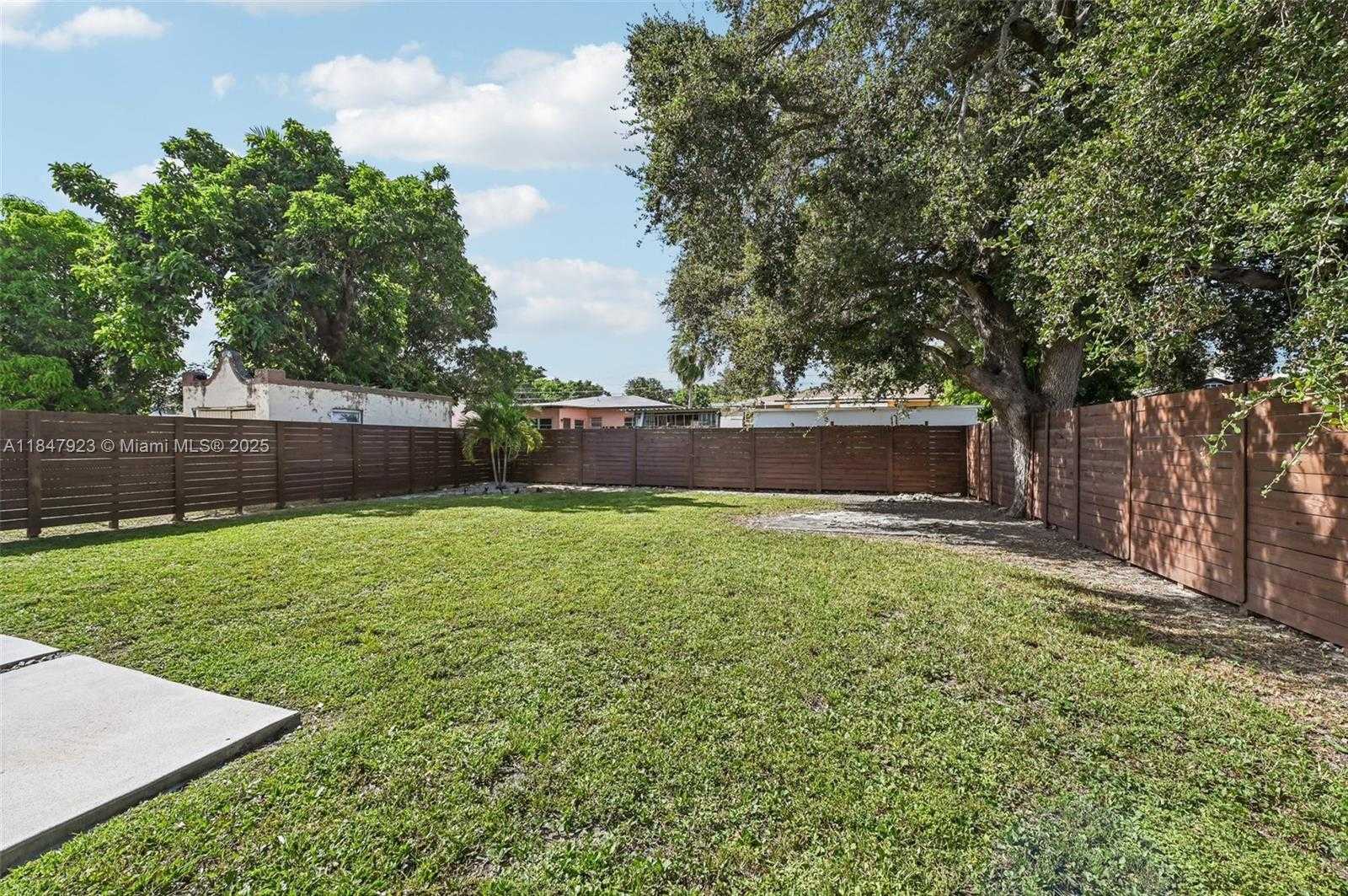 Small Image of 1361 NORTH WEST 55TH ST, Miami Number 30