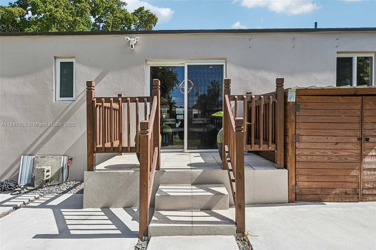 Small Image of 1361 NORTH WEST 55TH ST, Miami Number 31