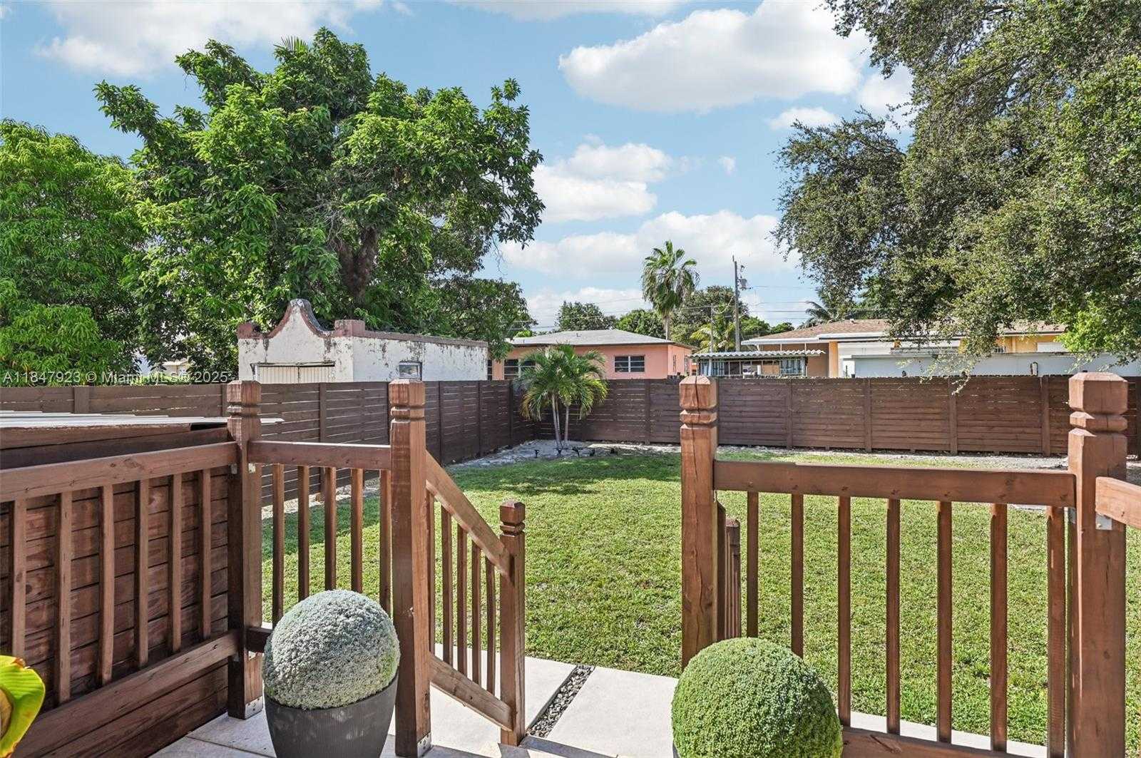 Small Image of 1361 NORTH WEST 55TH ST, Miami Number 32