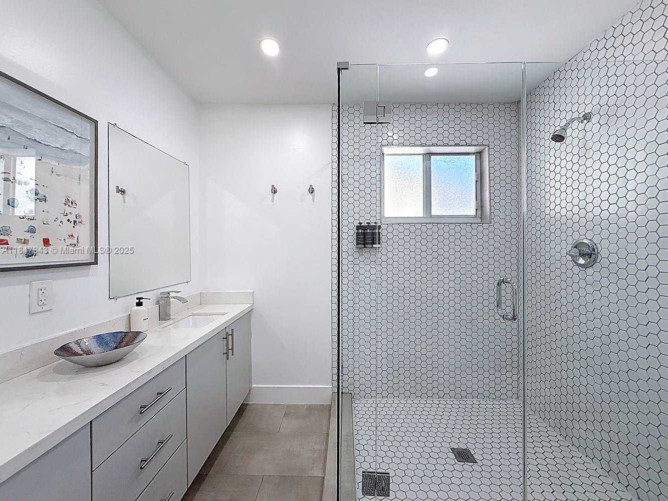 Small Image of 3041 NORTH WEST 69TH TER, Miami Number 11