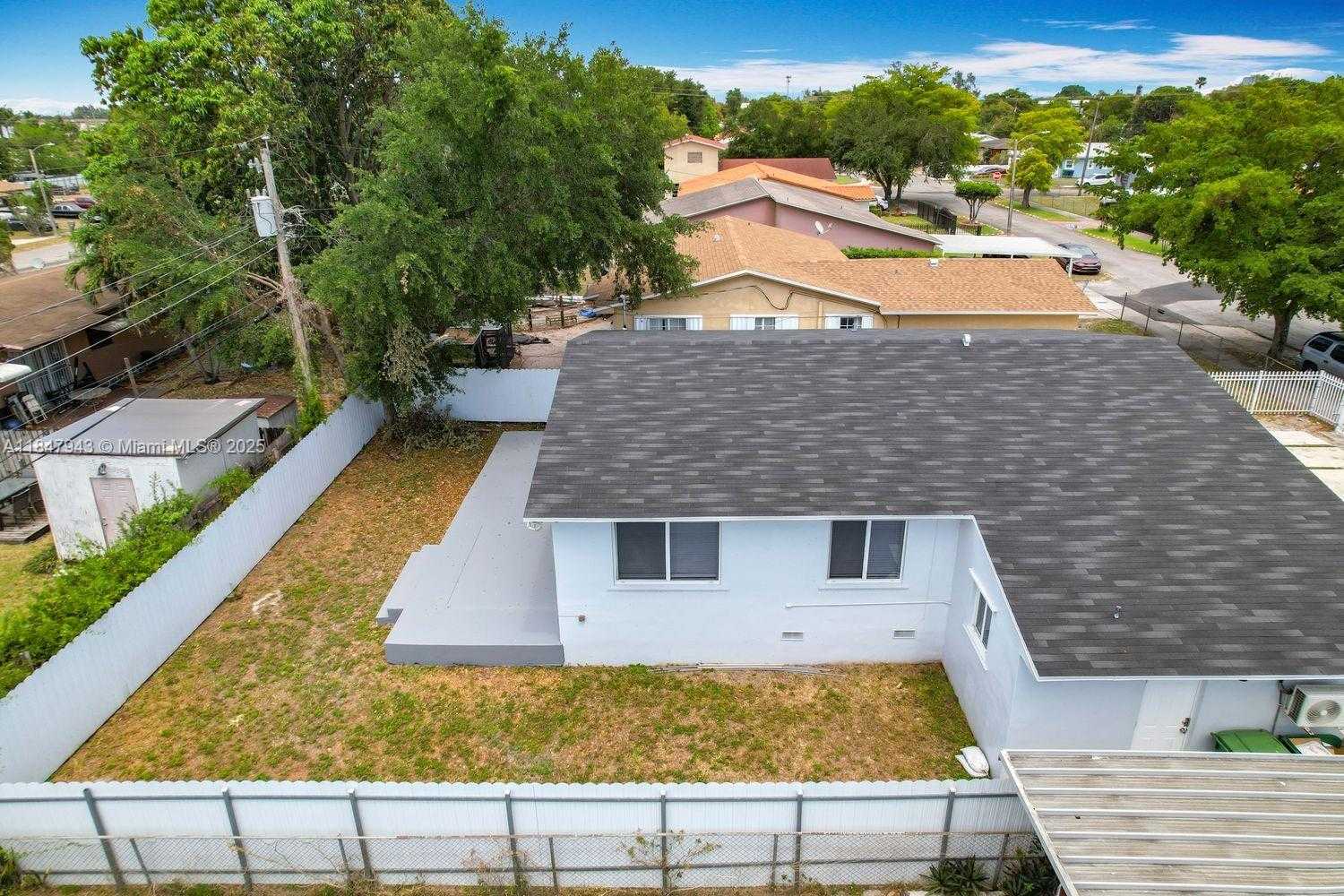 Small Image of 3041 NORTH WEST 69TH TER, Miami Number 26