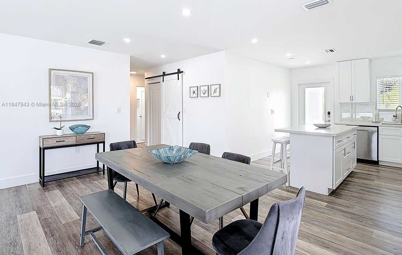 Small Image of 3041 NORTH WEST 69TH TER, Miami Number 5