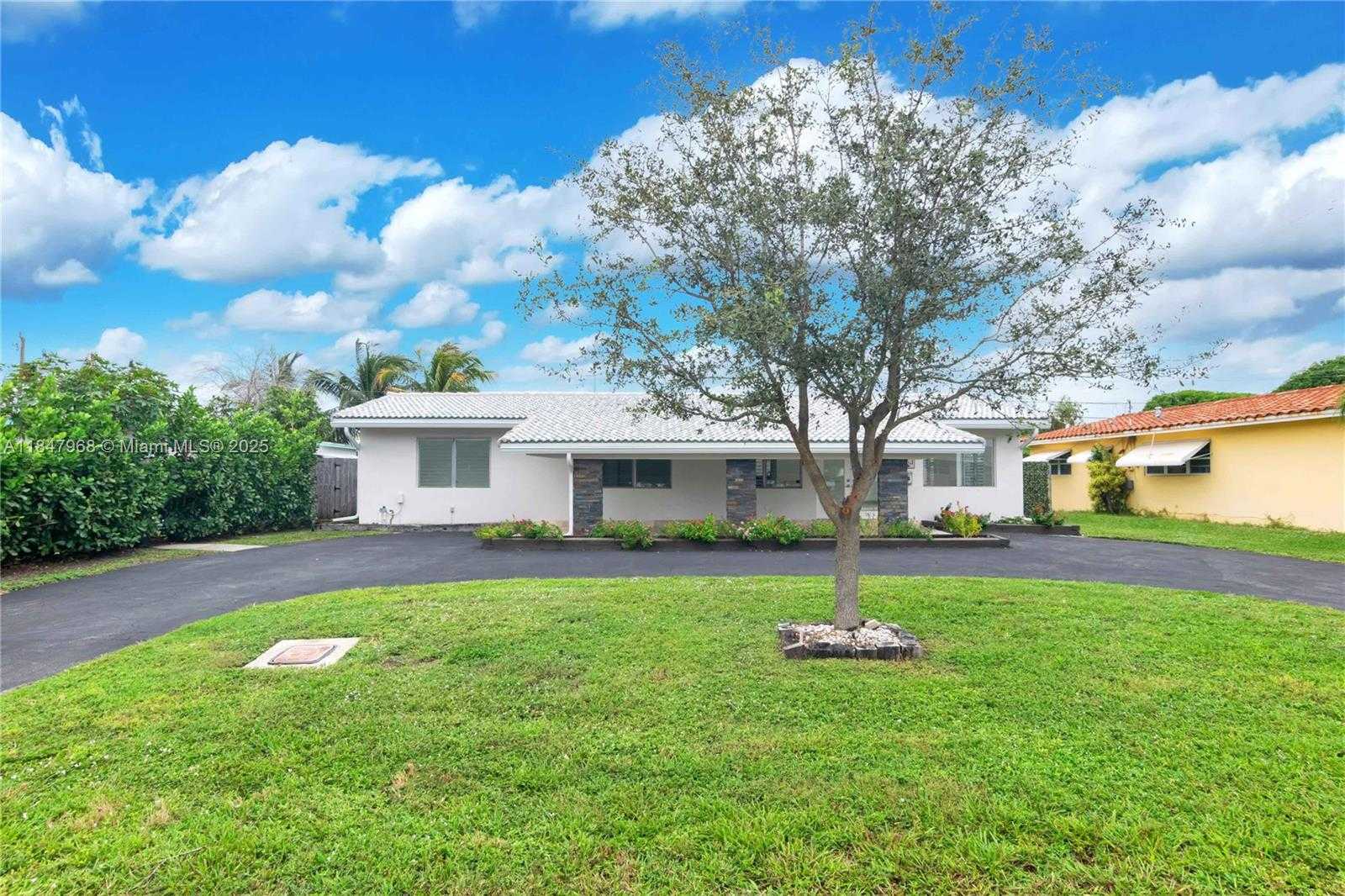 Small Image of 4031 NORTH EAST 18TH AVE, Pompano Beach Number 2