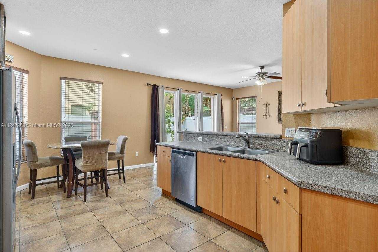 Small Image of 2215 PORTOFINO AVE, Homestead Number 11