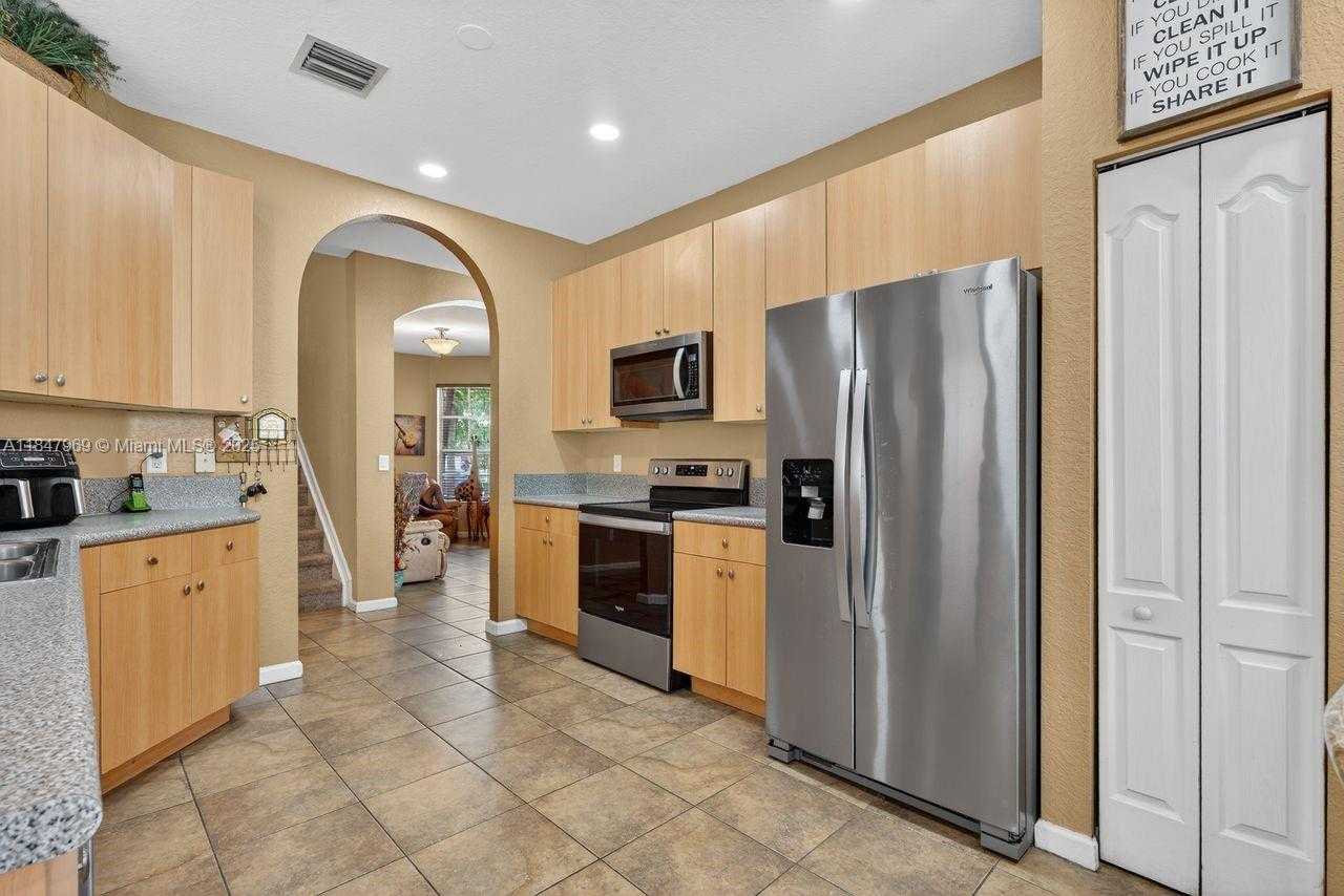 Small Image of 2215 PORTOFINO AVE, Homestead Number 14