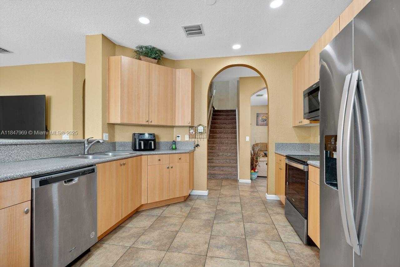 Small Image of 2215 PORTOFINO AVE, Homestead Number 15