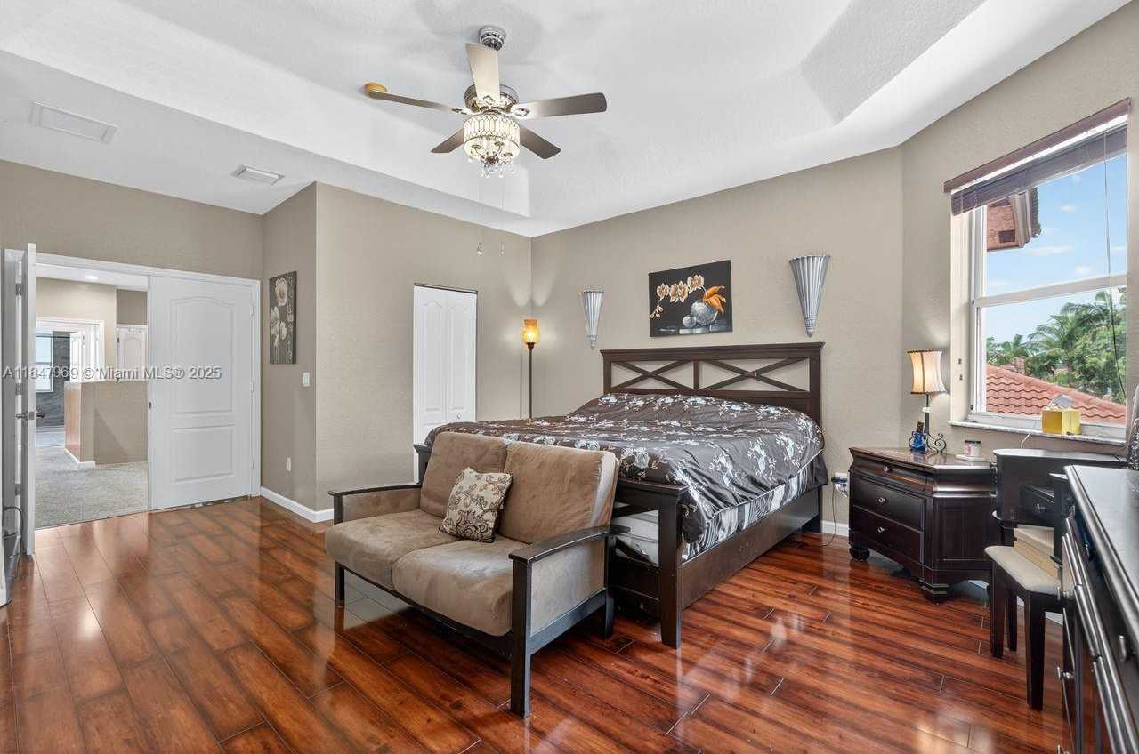 Small Image of 2215 PORTOFINO AVE, Homestead Number 24
