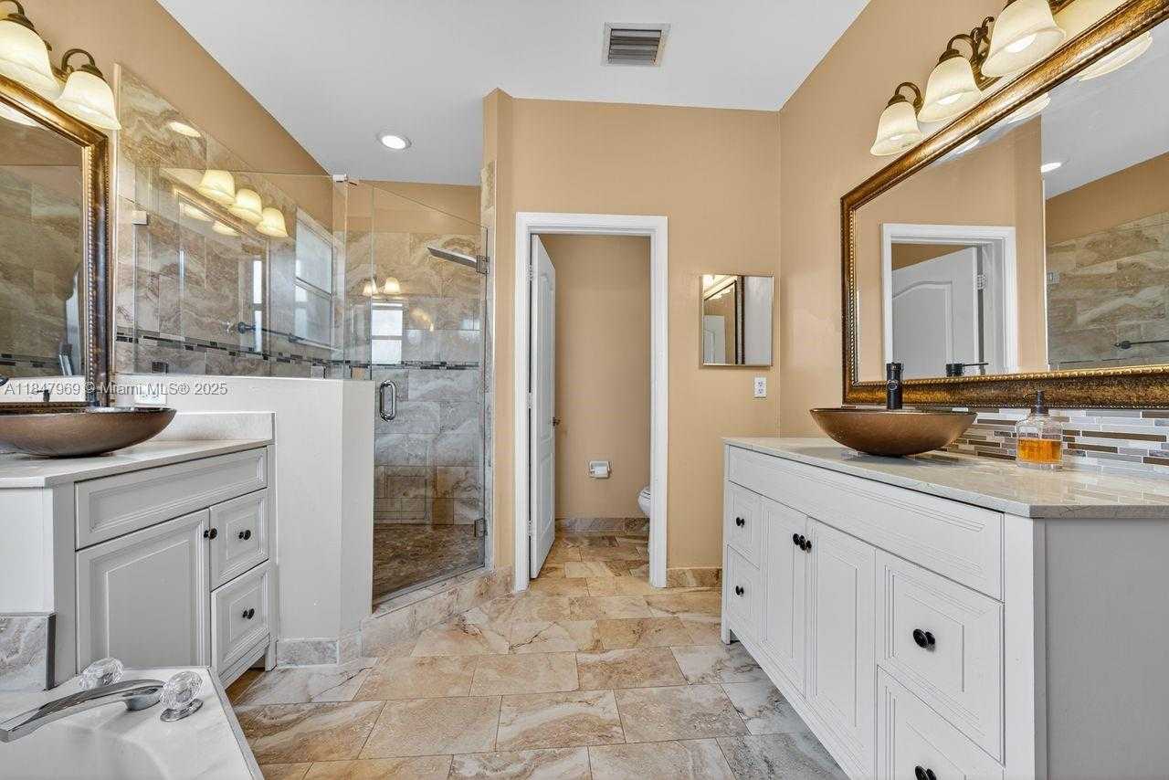 Small Image of 2215 PORTOFINO AVE, Homestead Number 26
