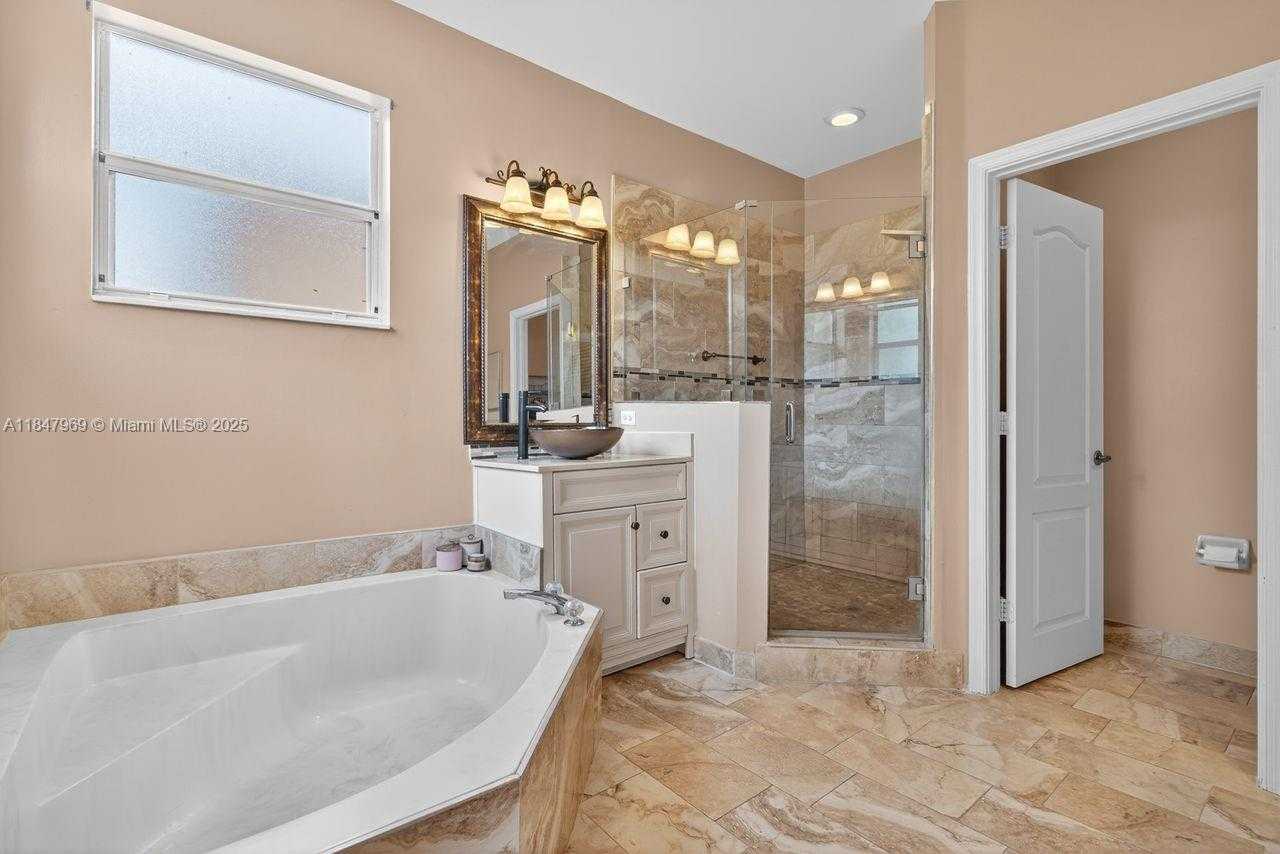 Small Image of 2215 PORTOFINO AVE, Homestead Number 28