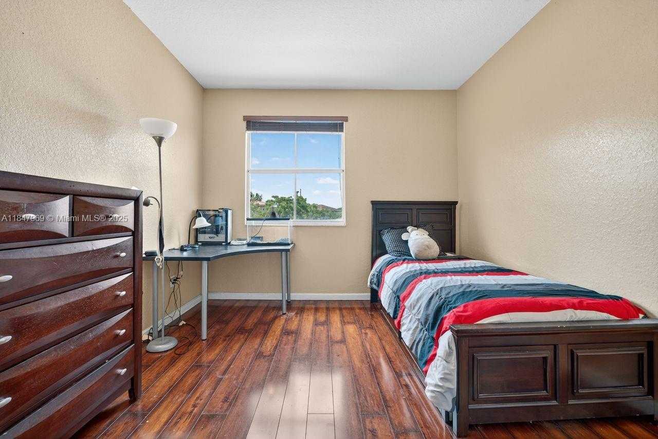 Small Image of 2215 PORTOFINO AVE, Homestead Number 32
