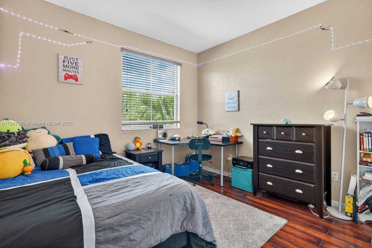 Small Image of 2215 PORTOFINO AVE, Homestead Number 33