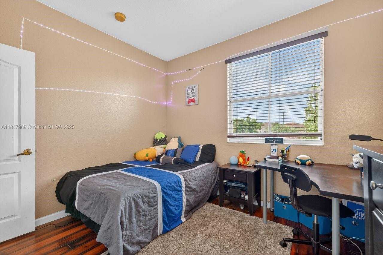 Small Image of 2215 PORTOFINO AVE, Homestead Number 34